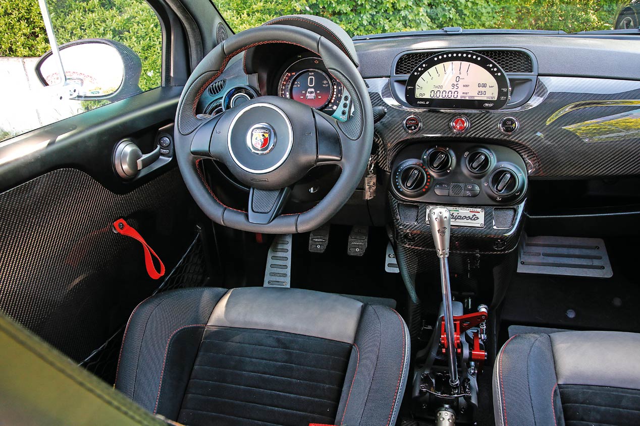 Abarth 695 Esse Esse vs Abarth 695 Biposto