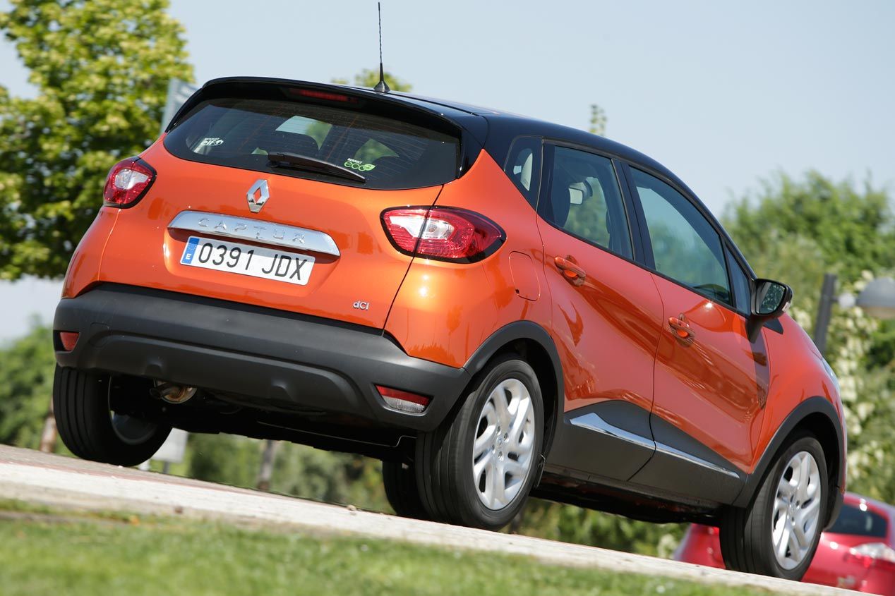 Mazda CX-3 contra a Renault Captur y Suzuki Vitara