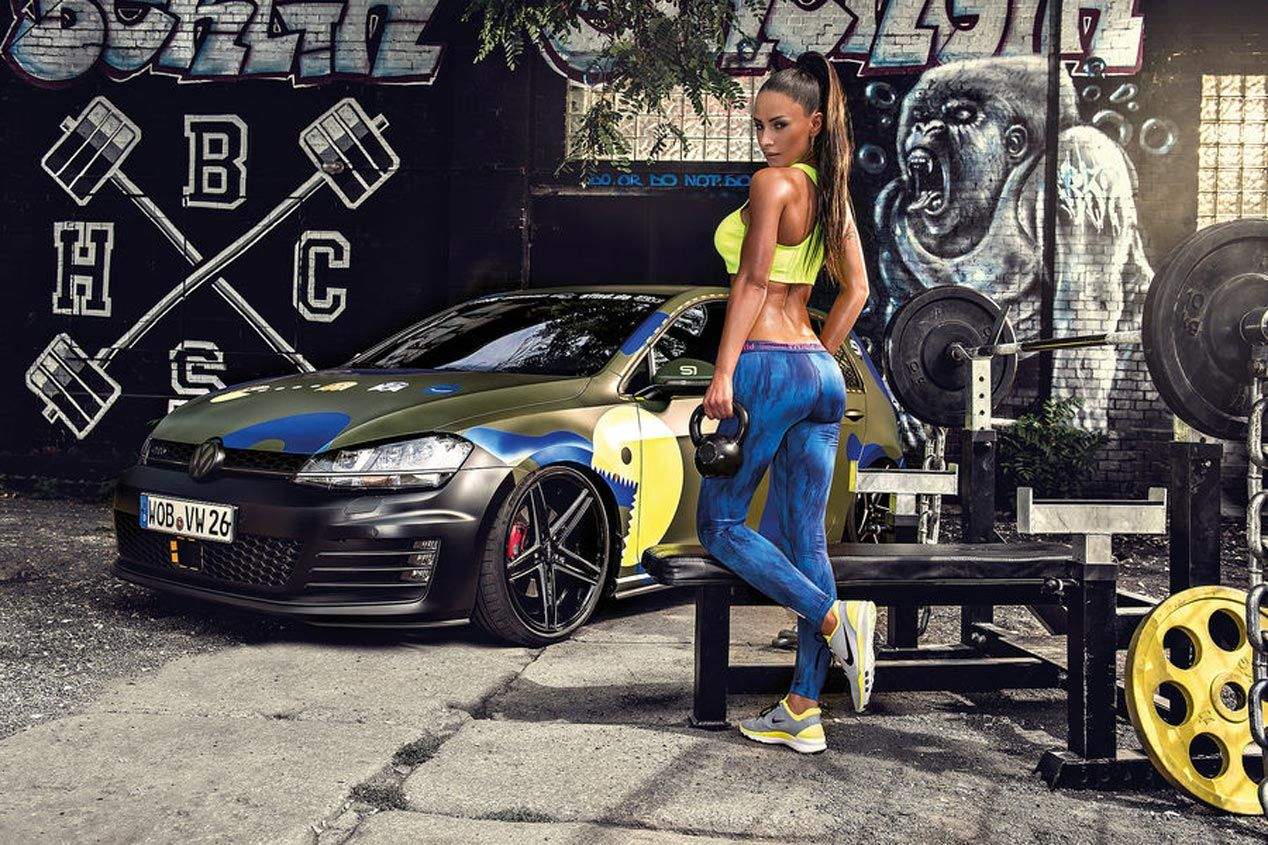 Miss Tuning 2016: erotismo y coches