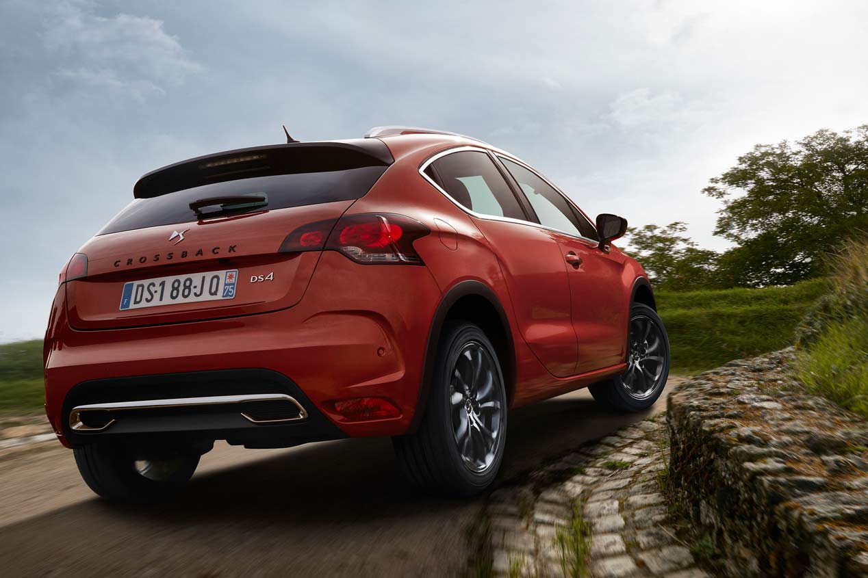 DS 4 Crossback BlueHDI 180 CV, asi es el DS 4 más SUV