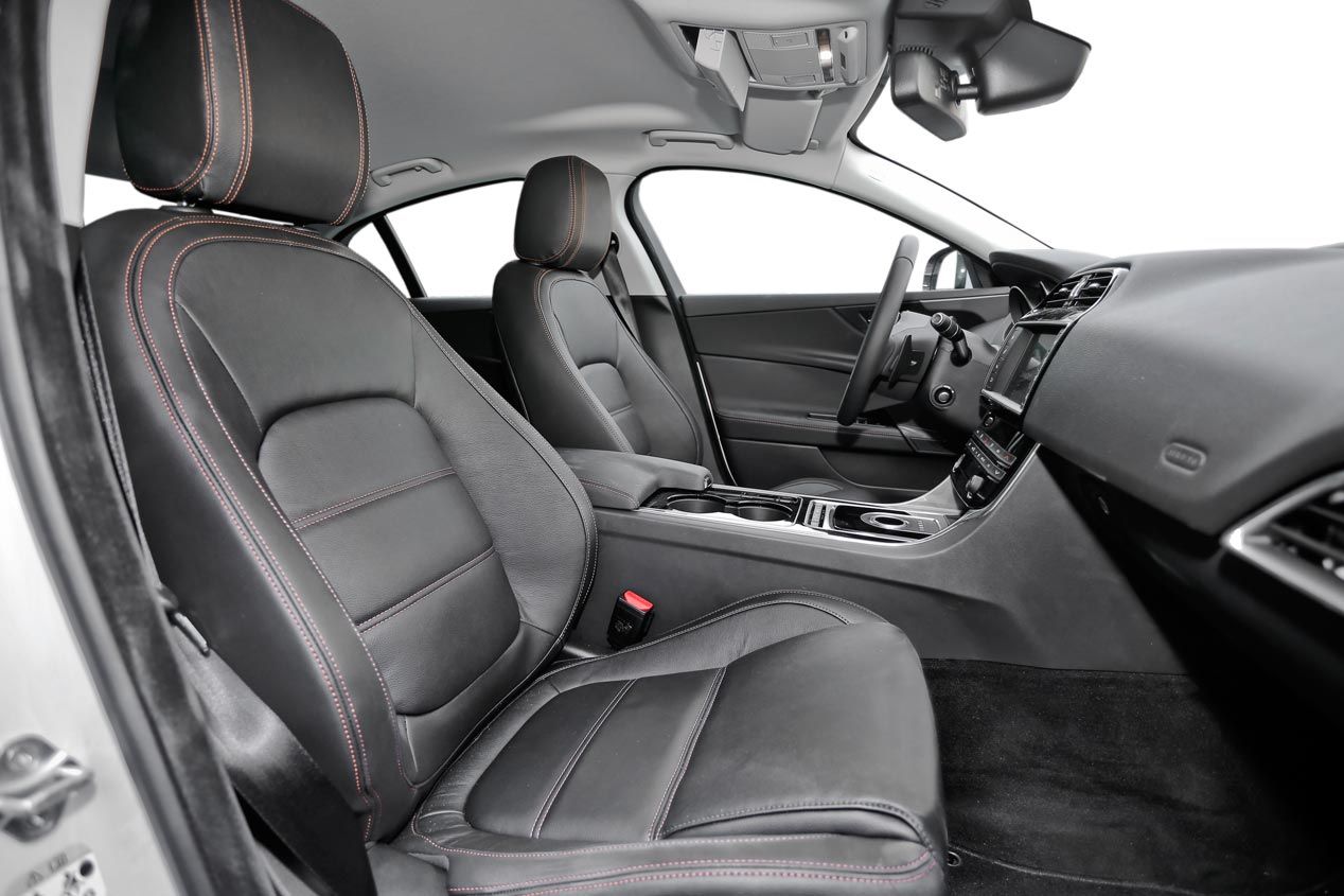 El Jaguar XE 2.0D 180 se enfrenta al Infiniti Q50 2.2D y Opel Insignia 2.0 CDTI