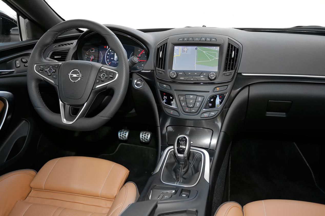El Jaguar XE 2.0D 180 se enfrenta al Infiniti Q50 2.2D y Opel Insignia 2.0 CDTI