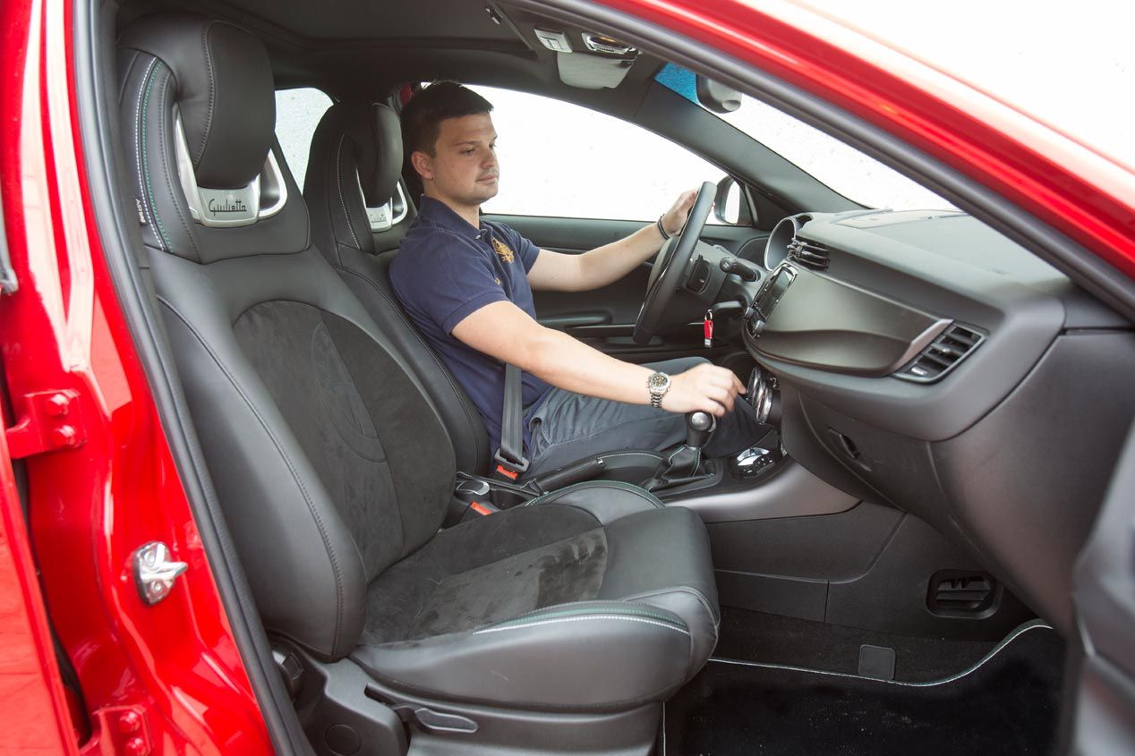 El Alfa Romeo Giulietta Quadrifoglio Verde se enfrenta al Ford Focus ST