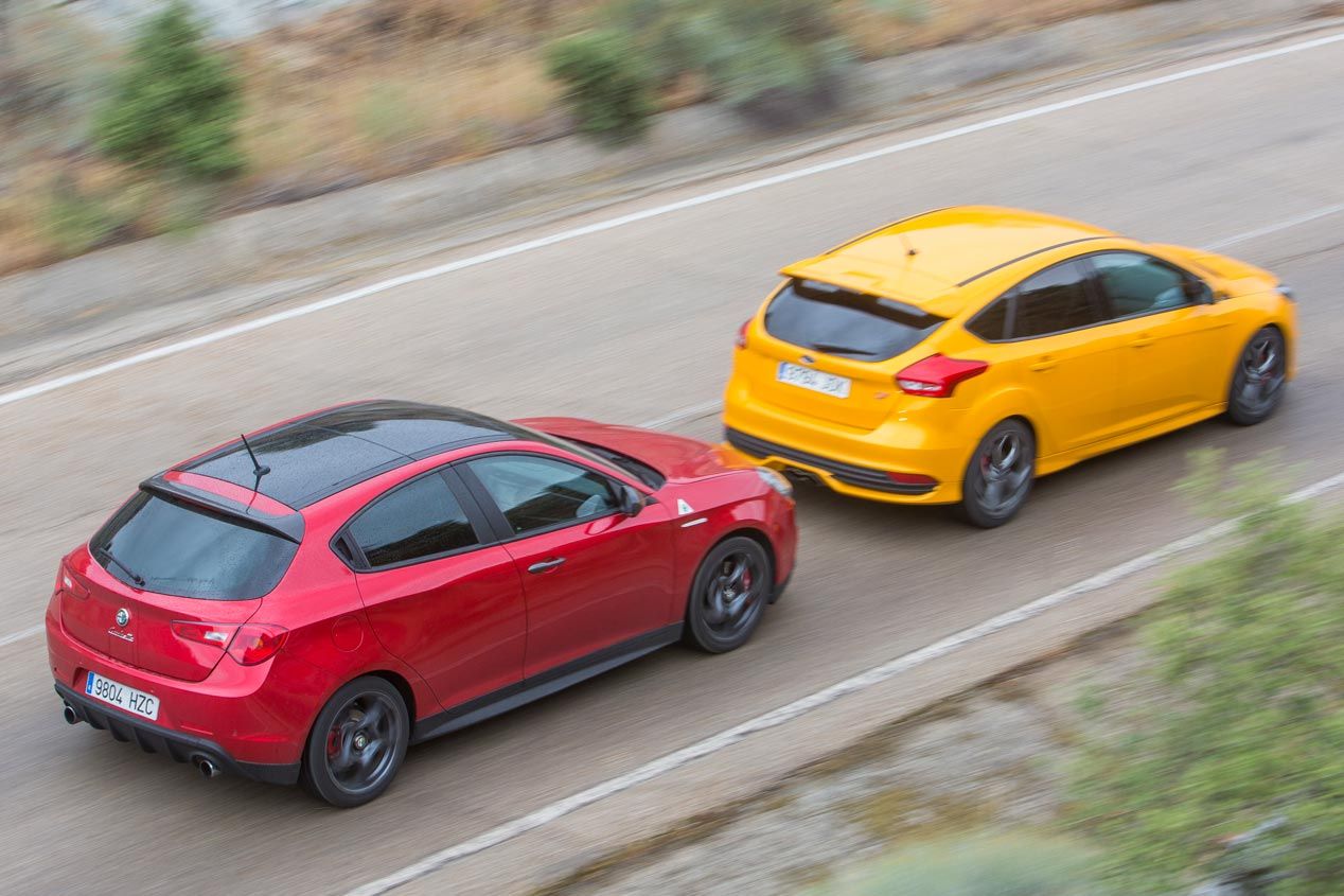 El Alfa Romeo Giulietta Quadrifoglio Verde se enfrenta al Ford Focus ST