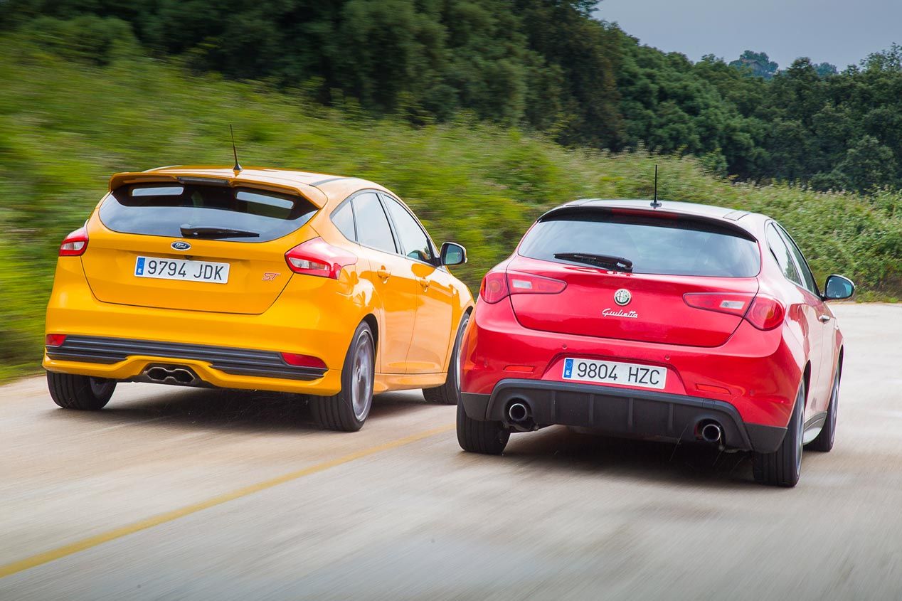 El Alfa Romeo Giulietta Quadrifoglio Verde se enfrenta al Ford Focus ST