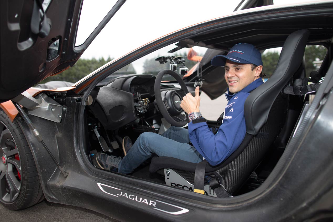 Felipe Massa conduce el Jaguar C-X75 villano de James Bond Spectre