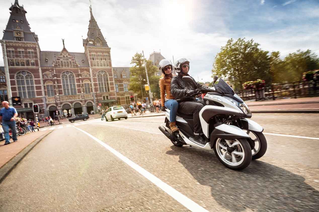 Conducir motos con carné de coche: alternativas diferentes