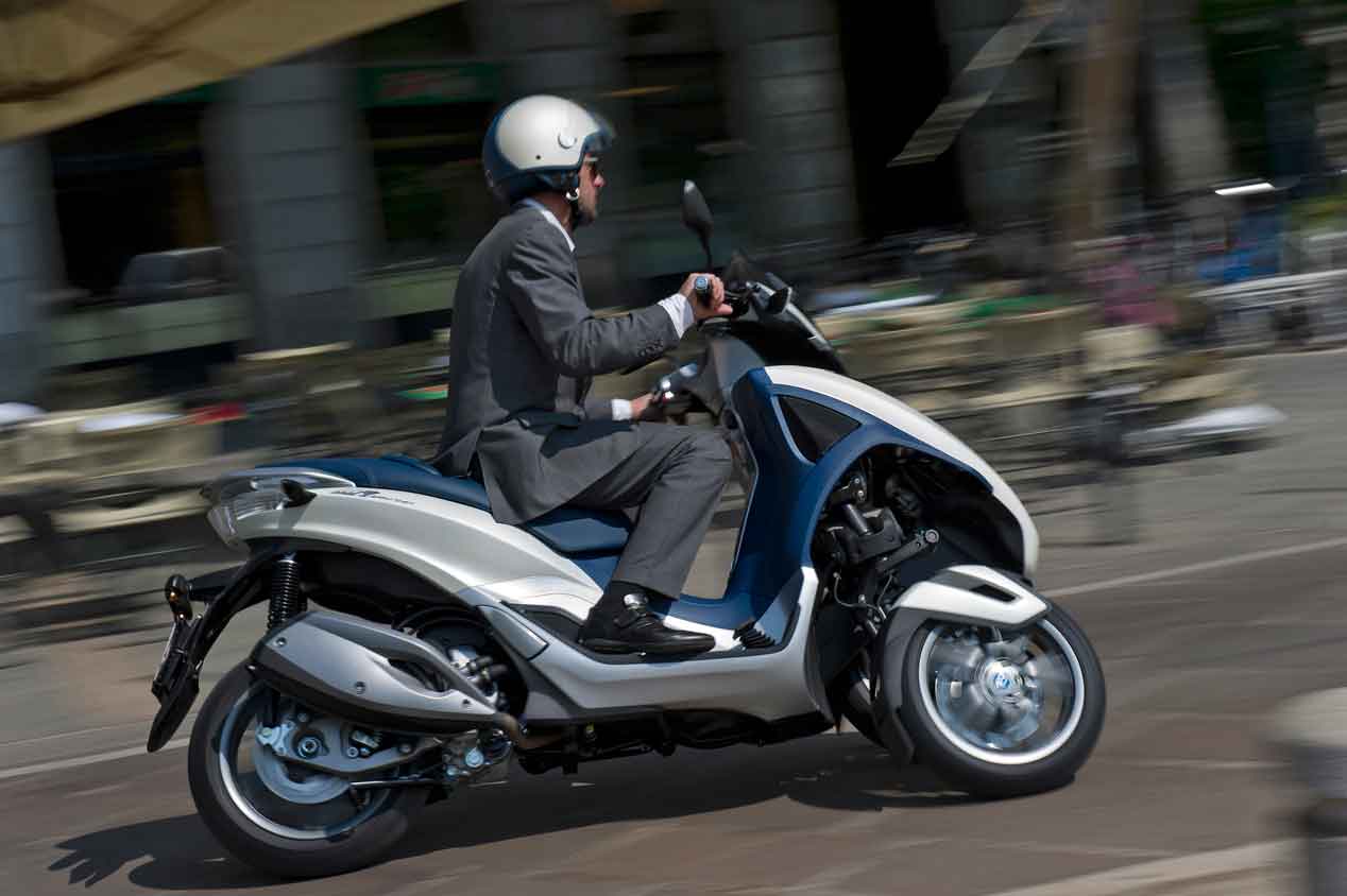 Conducir motos con carné de coche: alternativas diferentes