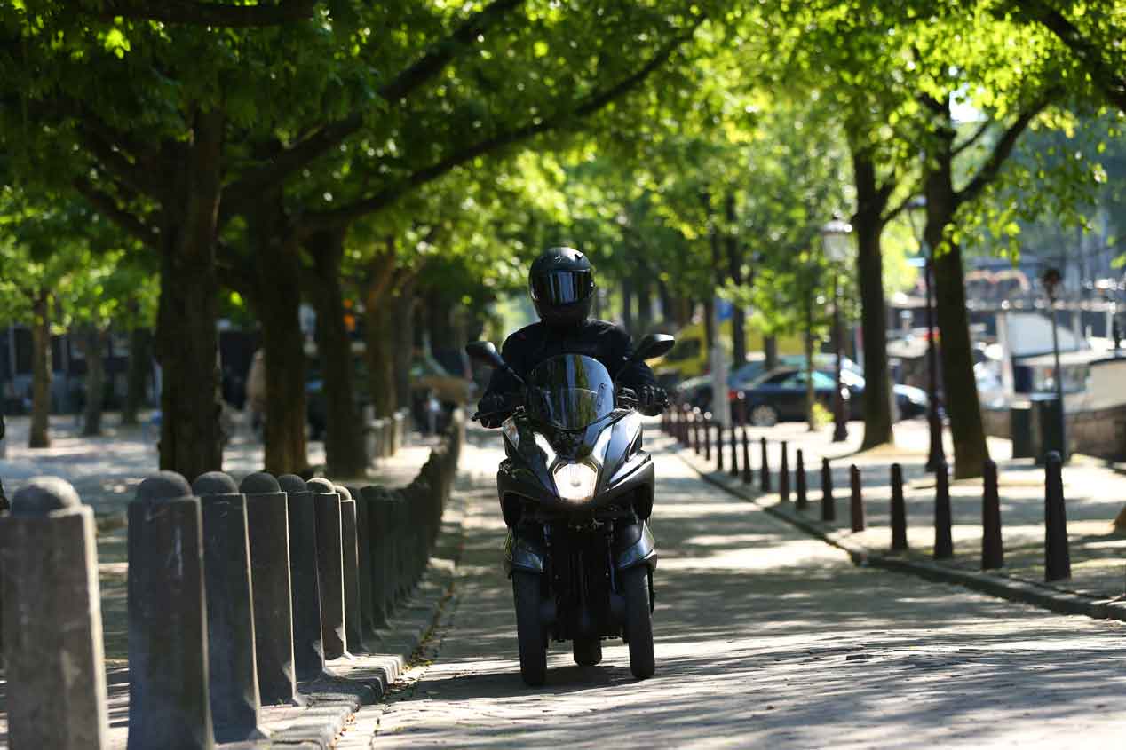 Conducir motos con carné de coche: alternativas diferentes