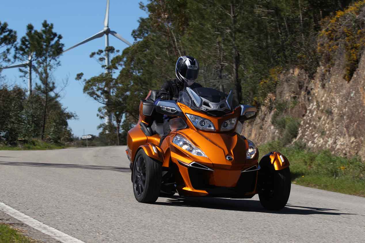 Conducir motos con carné de coche: alternativas diferentes