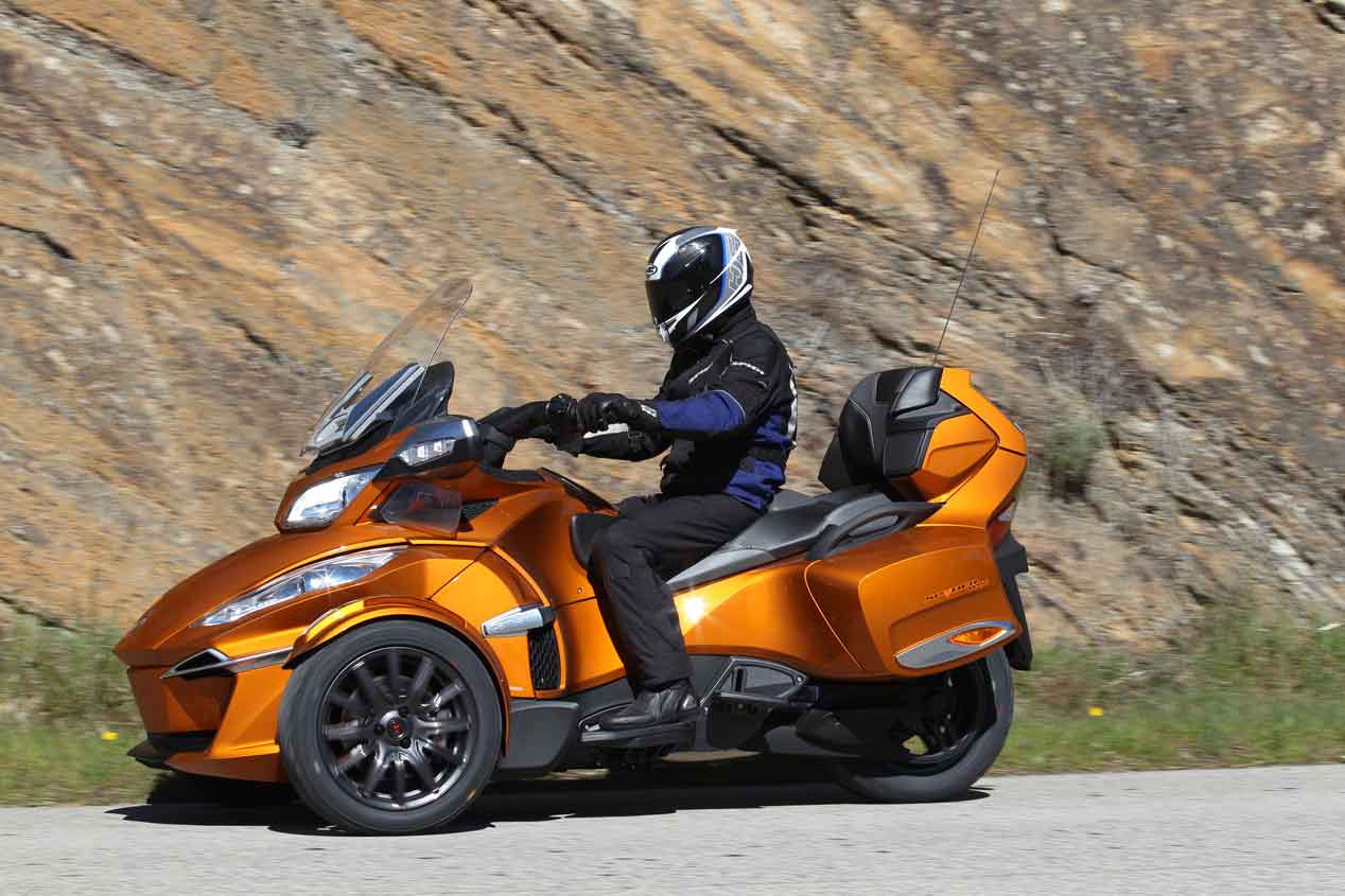 Conducir motos con carné de coche: alternativas diferentes