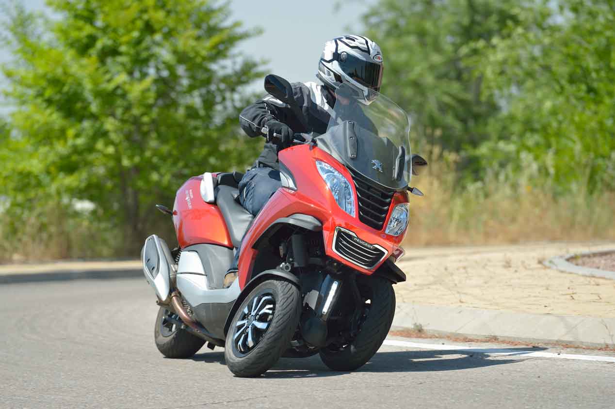 Conducir motos con carné de coche: alternativas diferentes