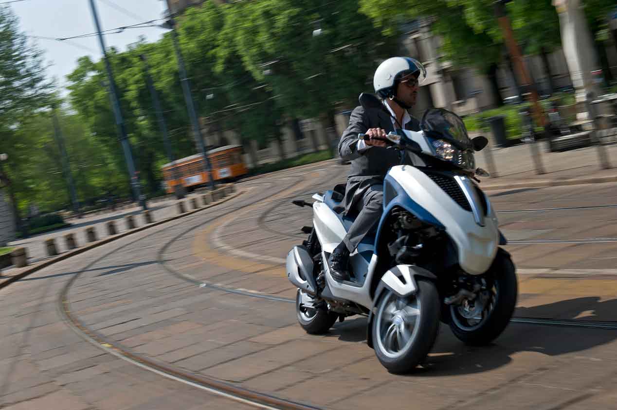 Conducir motos con carné de coche: alternativas diferentes
