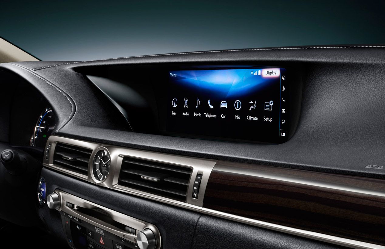 Lexus GS300h 2015, se renueva la berlina híbrida japonesa