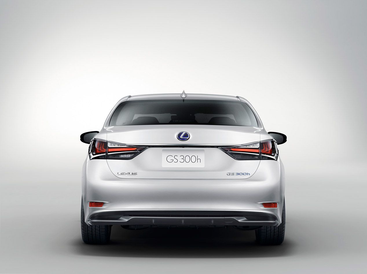 Lexus GS300h 2015, se renueva la berlina híbrida japonesa