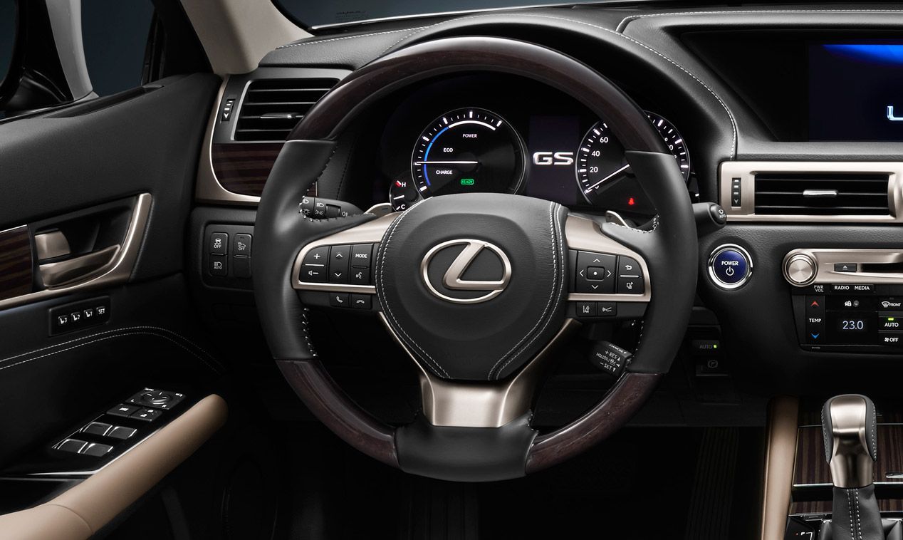 Lexus GS300h 2015, se renueva la berlina híbrida japonesa