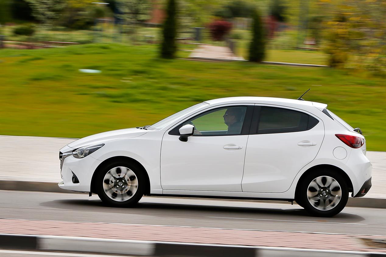 El Mazda 2 1.5 Skyactiv-G 90 se enfrenta al Volkswagen Polo 1.2 TSI 90