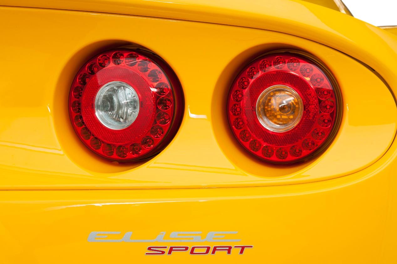 Lotus Elise Sport y Lotus Elise Sport 220