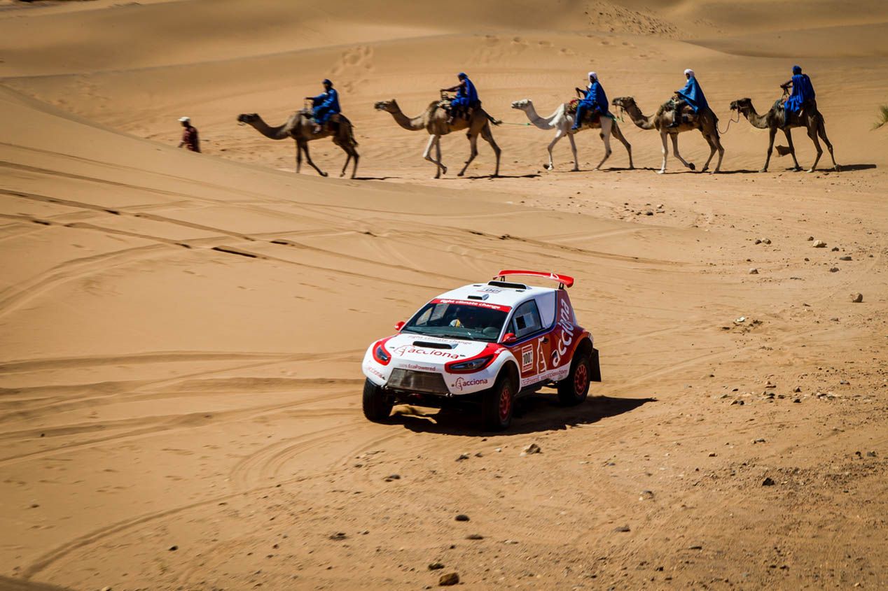 El coche eléctrico de Acciona para el Dakar 2016