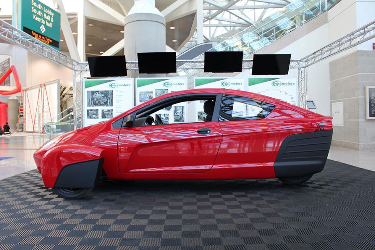 Elio P5, un biplaza extravagante de tres ruedas
