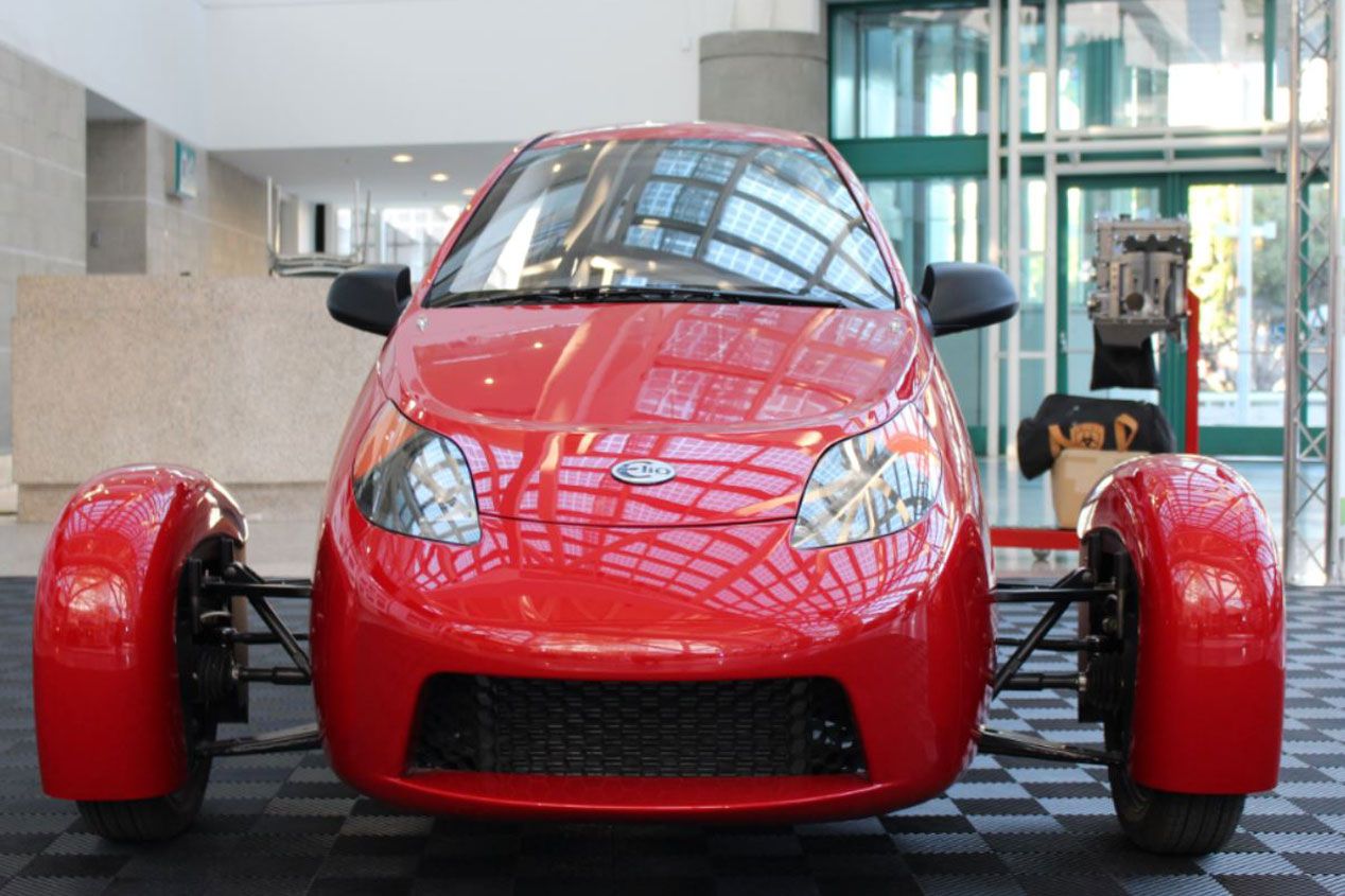 Elio P5, un biplaza extravagante de tres ruedas