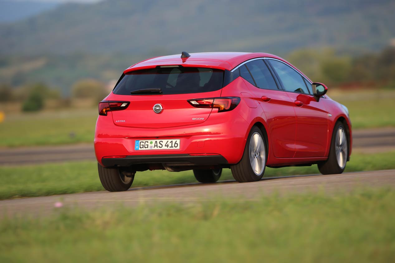 Duelo de compactos: Opel Astra y Renault Mégane