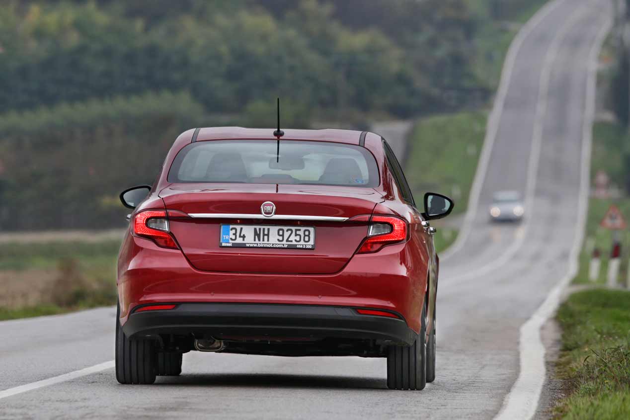 Fiat TIpo 2016, ahora en formato sedán