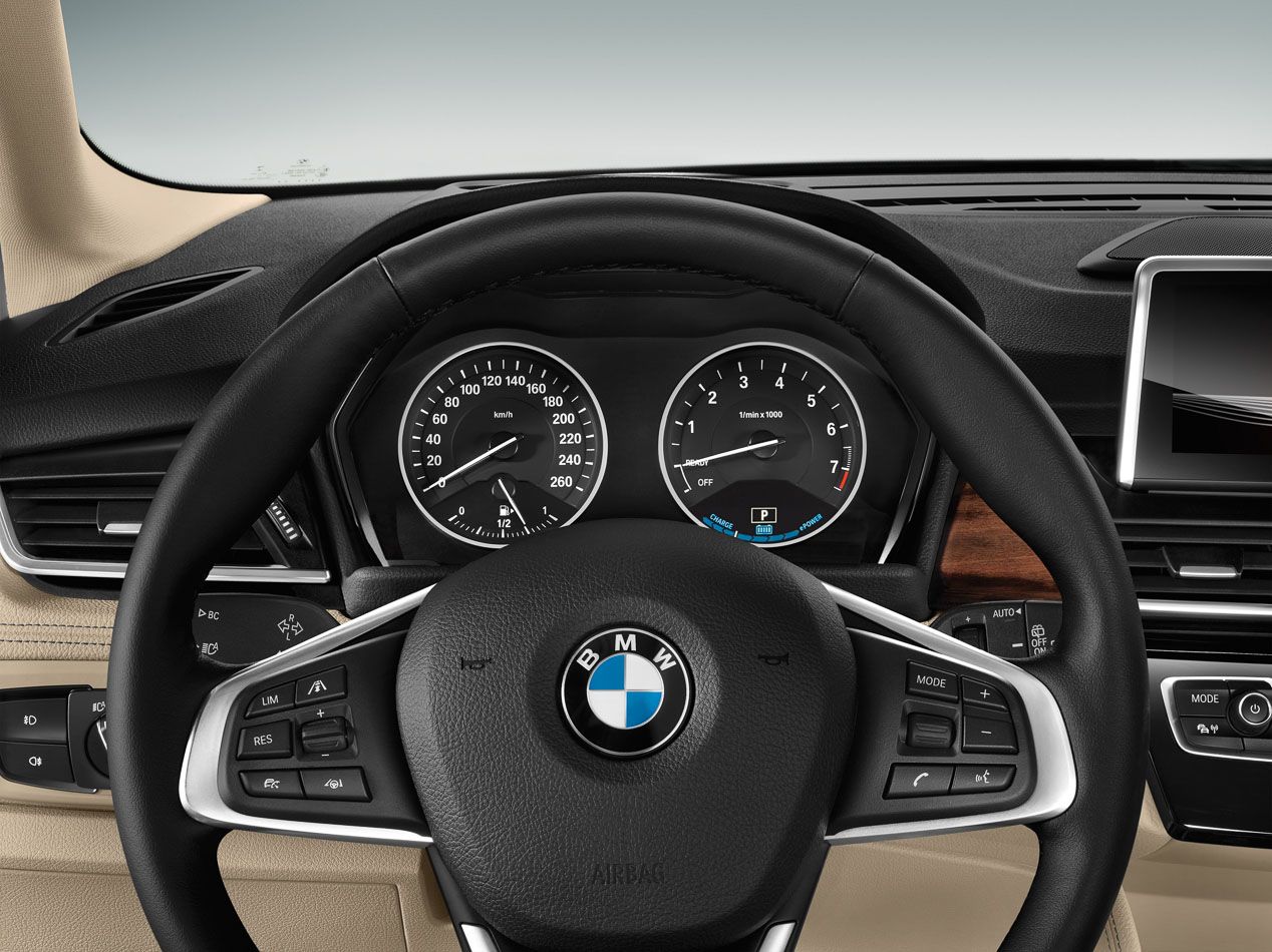 BMW 225xe, máxima eficiencia monovolumen