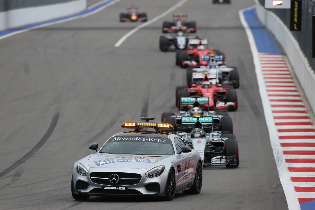 Mercedes y sus Safety Car, 20 años en los circuitos