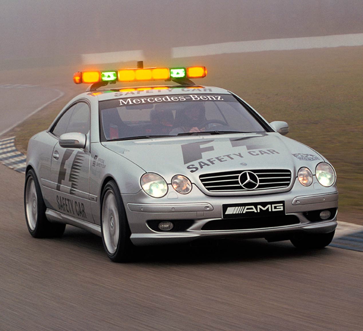 Mercedes y sus Safety Car, 20 años en los circuitos