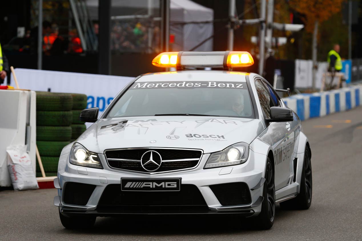 Mercedes y sus Safety Car, 20 años en los circuitos