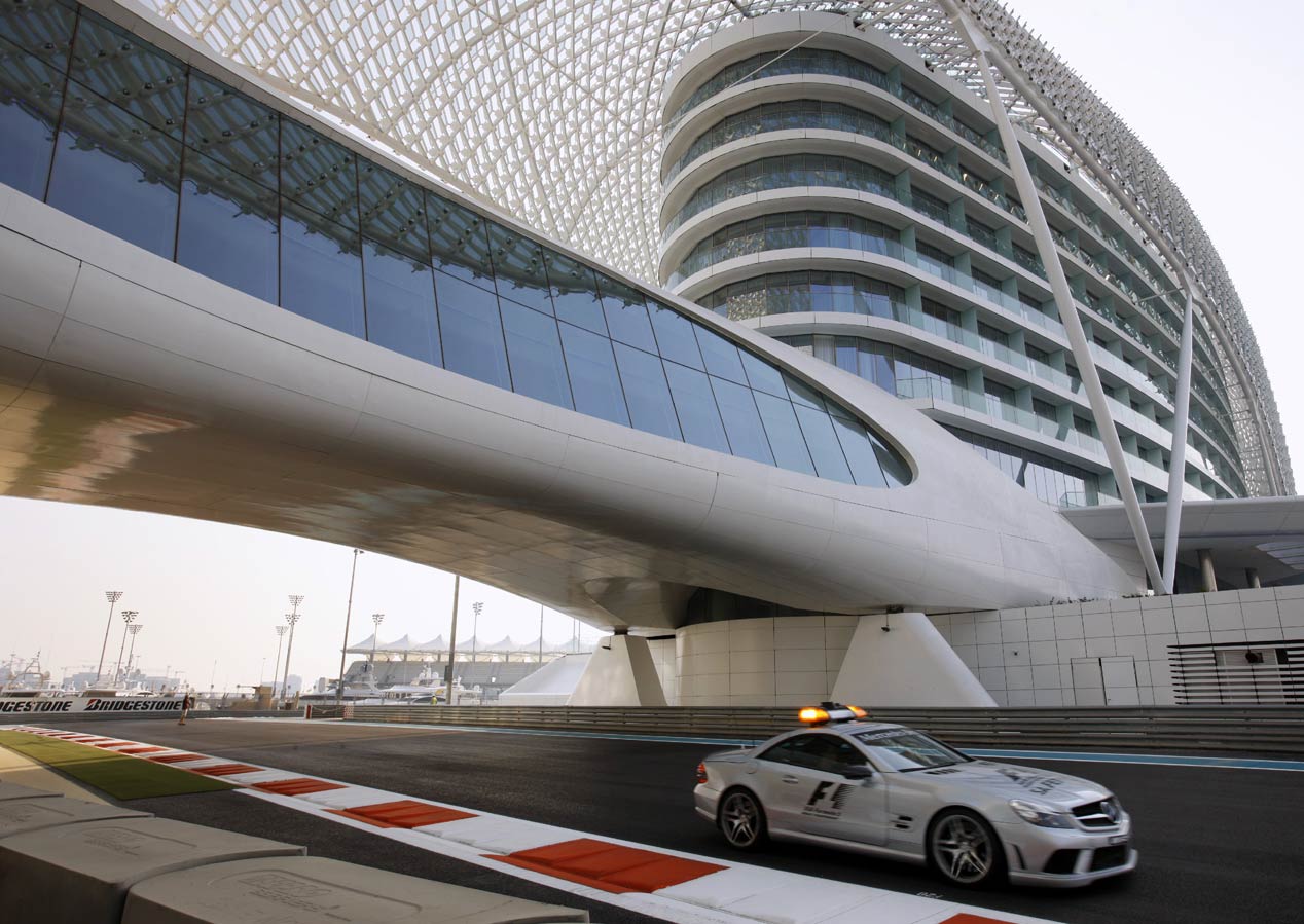 Mercedes y sus Safety Car, 20 años en los circuitos