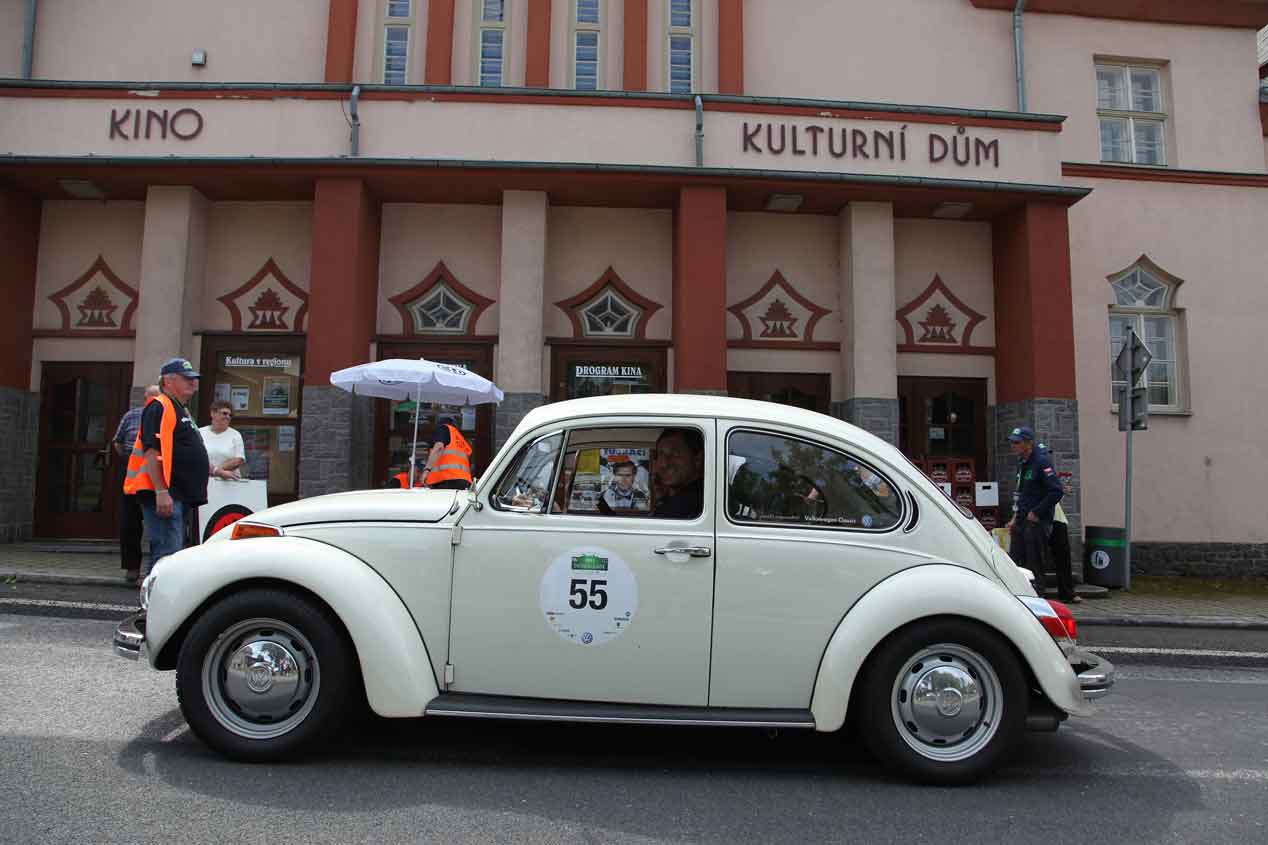 el Volkswagen Beetle cumple 70 años