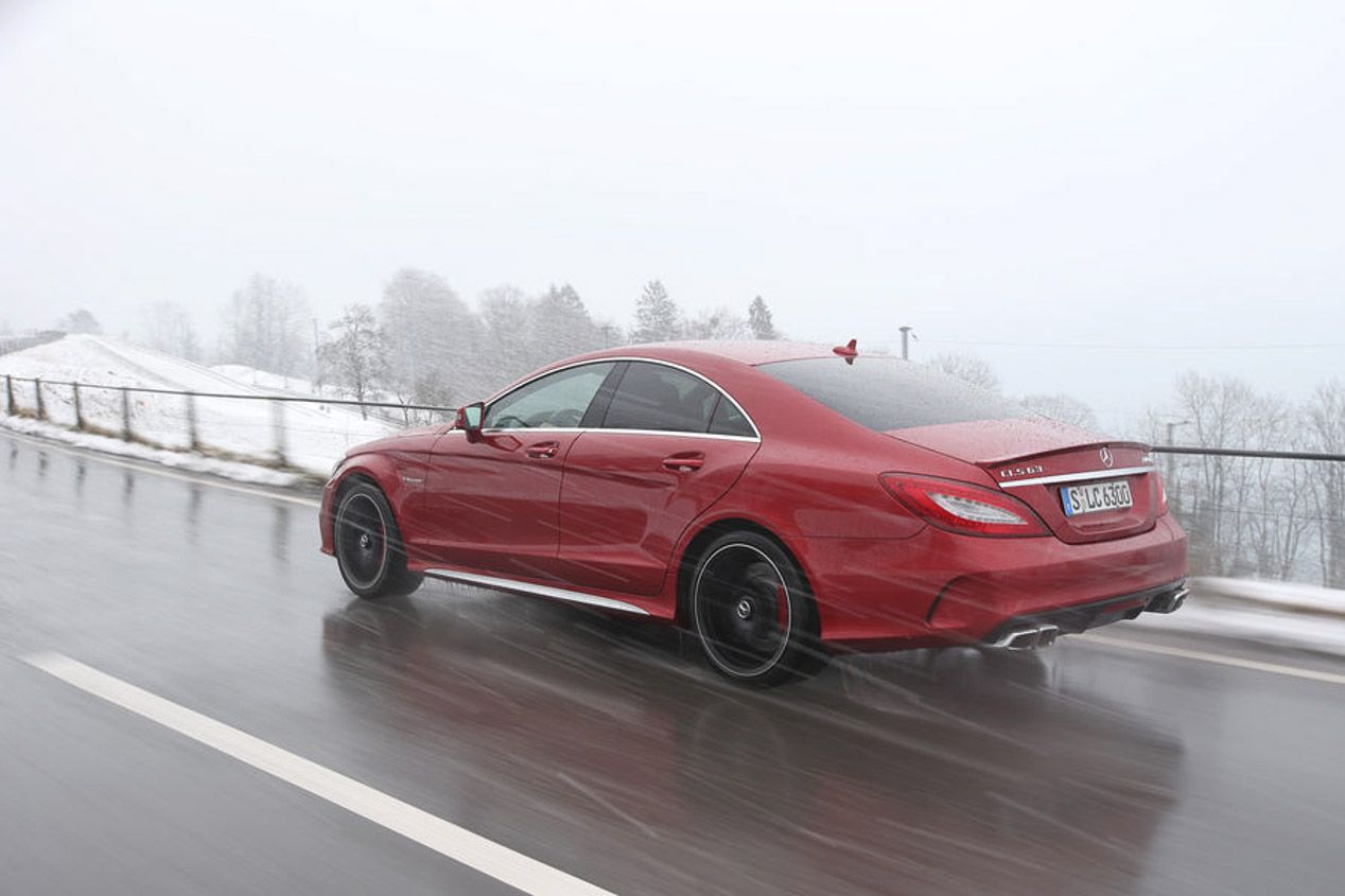 Tesla Model S P85D y Mercedes CLS 63 AMG S: una carrera de aceleración