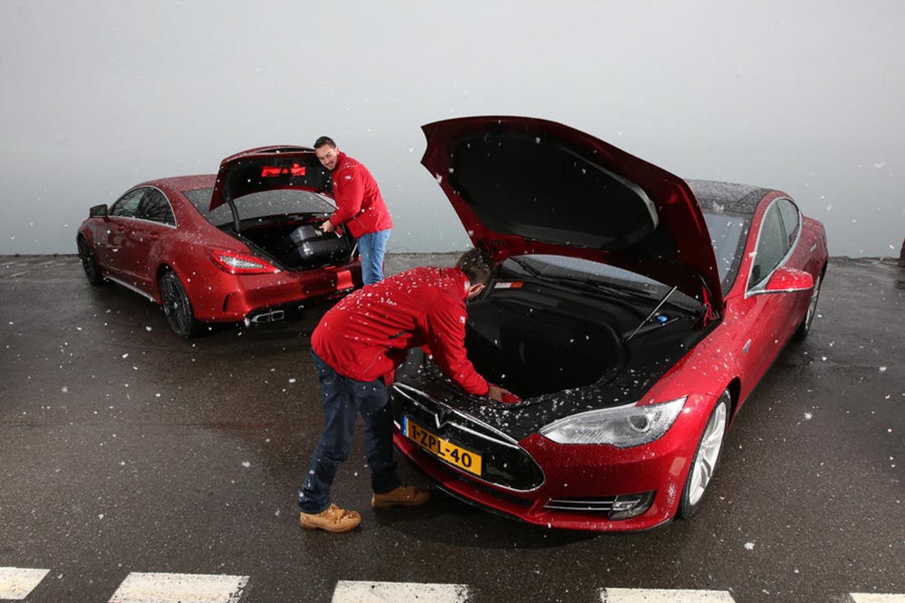 Tesla Model S P85D y Mercedes CLS 63 AMG S: una carrera de aceleración
