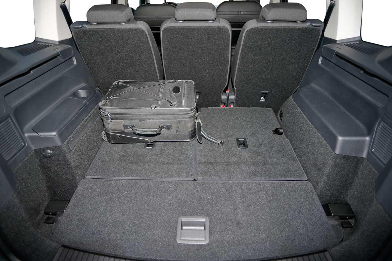 BMW 216d Gran Tourer 7 plazas vs Volkswagen Touran 1.6 TDI/110 CV 7 plazas, en fotos