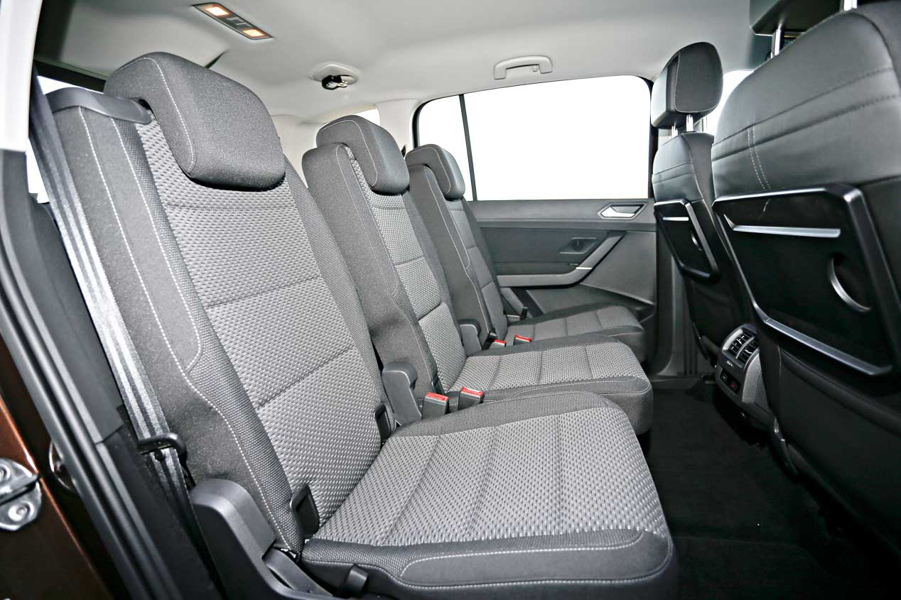 BMW 216d Gran Tourer 7 plazas vs Volkswagen Touran 1.6 TDI/110 CV 7 plazas, en fotos
