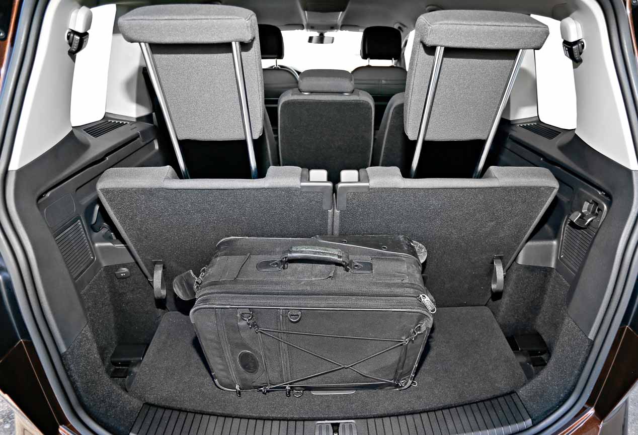 BMW 216d Gran Tourer 7 plazas vs Volkswagen Touran 1.6 TDI/110 CV 7 plazas, en fotos