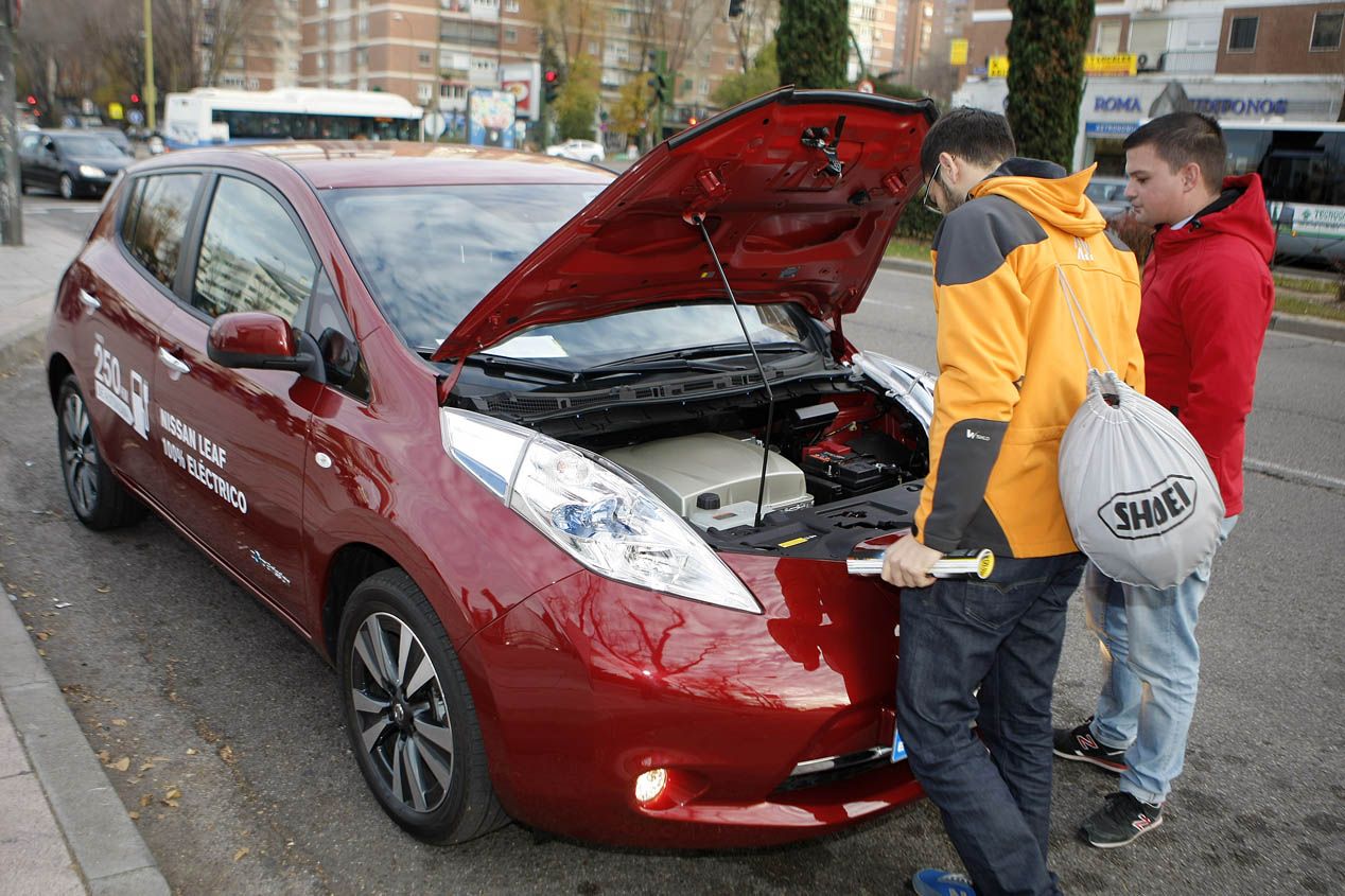 450 personas prueban el Nissan Leaf en Madrid