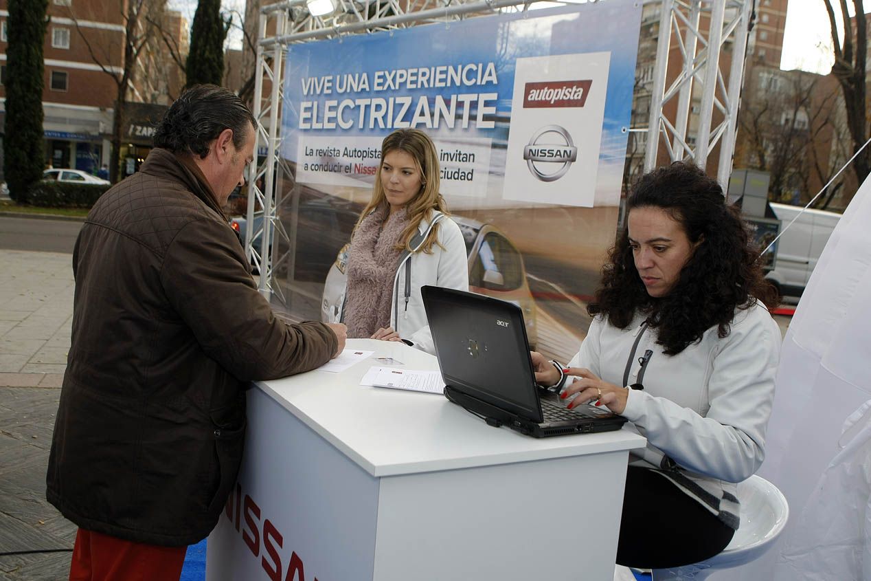 450 personas prueban el Nissan Leaf en Madrid
