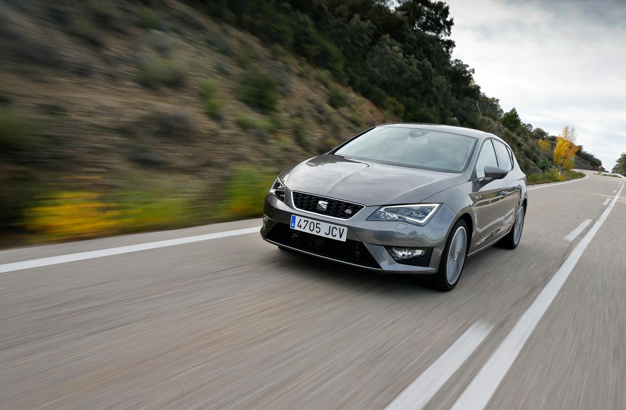 Peugeot 308 GT 2.0 BlueHDI-180 EAT6 vs Seat León FR 2.0 TDI-184, GTI de gasóleo