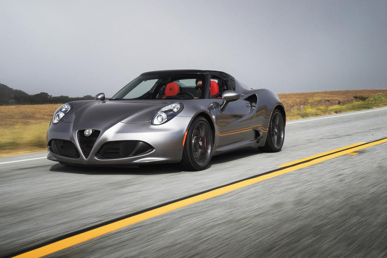 Alfa Romeo 4C y 4C Spider 2016, deportivos más equipados