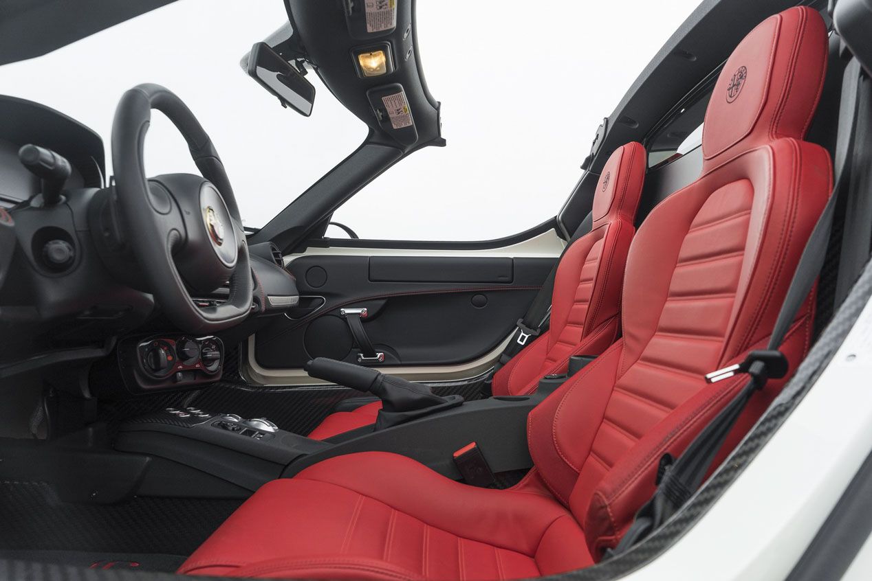 Alfa Romeo 4C y 4C Spider 2016, deportivos más equipados