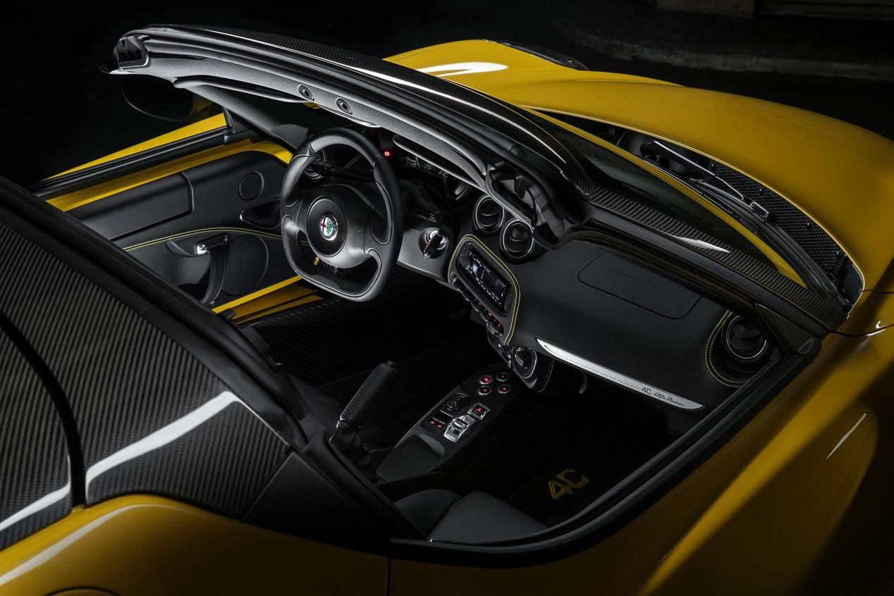 Alfa Romeo 4C y 4C Spider 2016, deportivos más equipados
