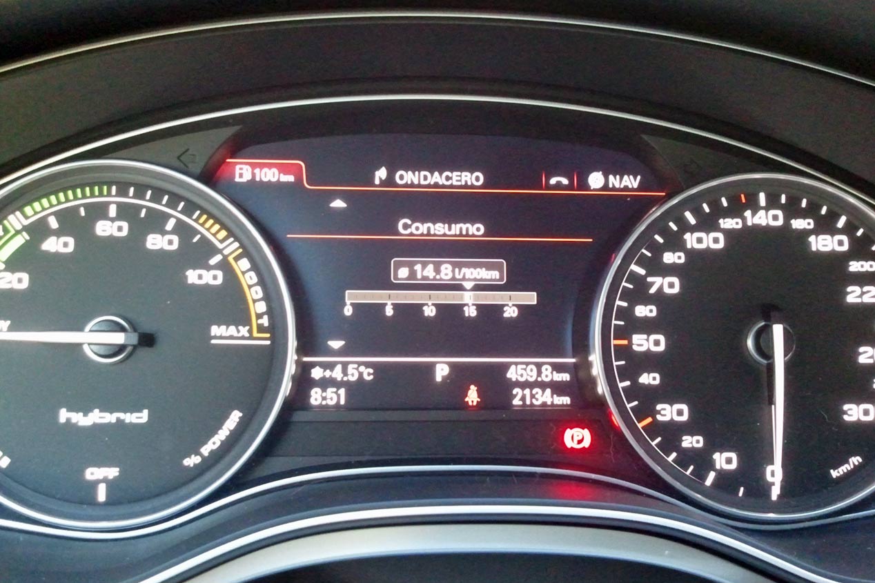 La hibridación siempre es una buena aliada, como en este Audi A6, pero con su peso resulta menos brillante que nuestro Toyota Auris Hybrid en ciudad y menos aún en frío.