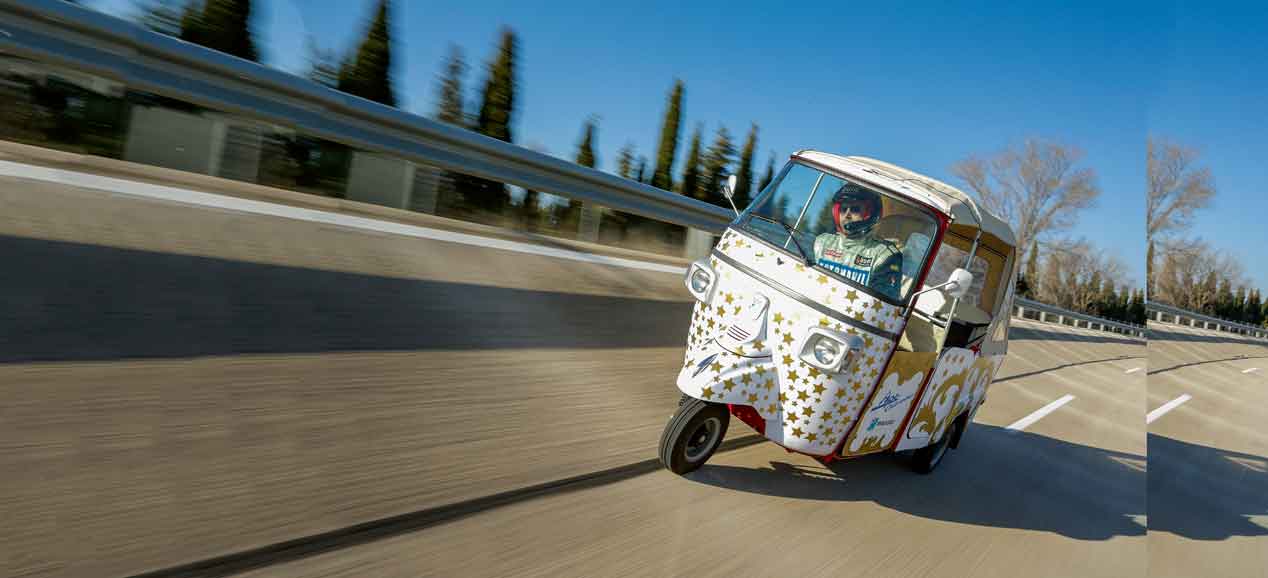 Probamos el Ape Calessino 200, ¡Vaya motocarro!