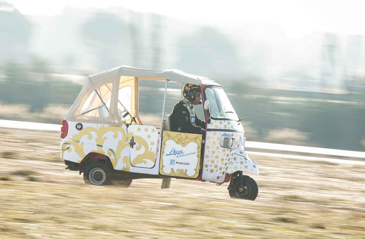 Probamos el Ape Calessino 200, ¡Vaya motocarro!