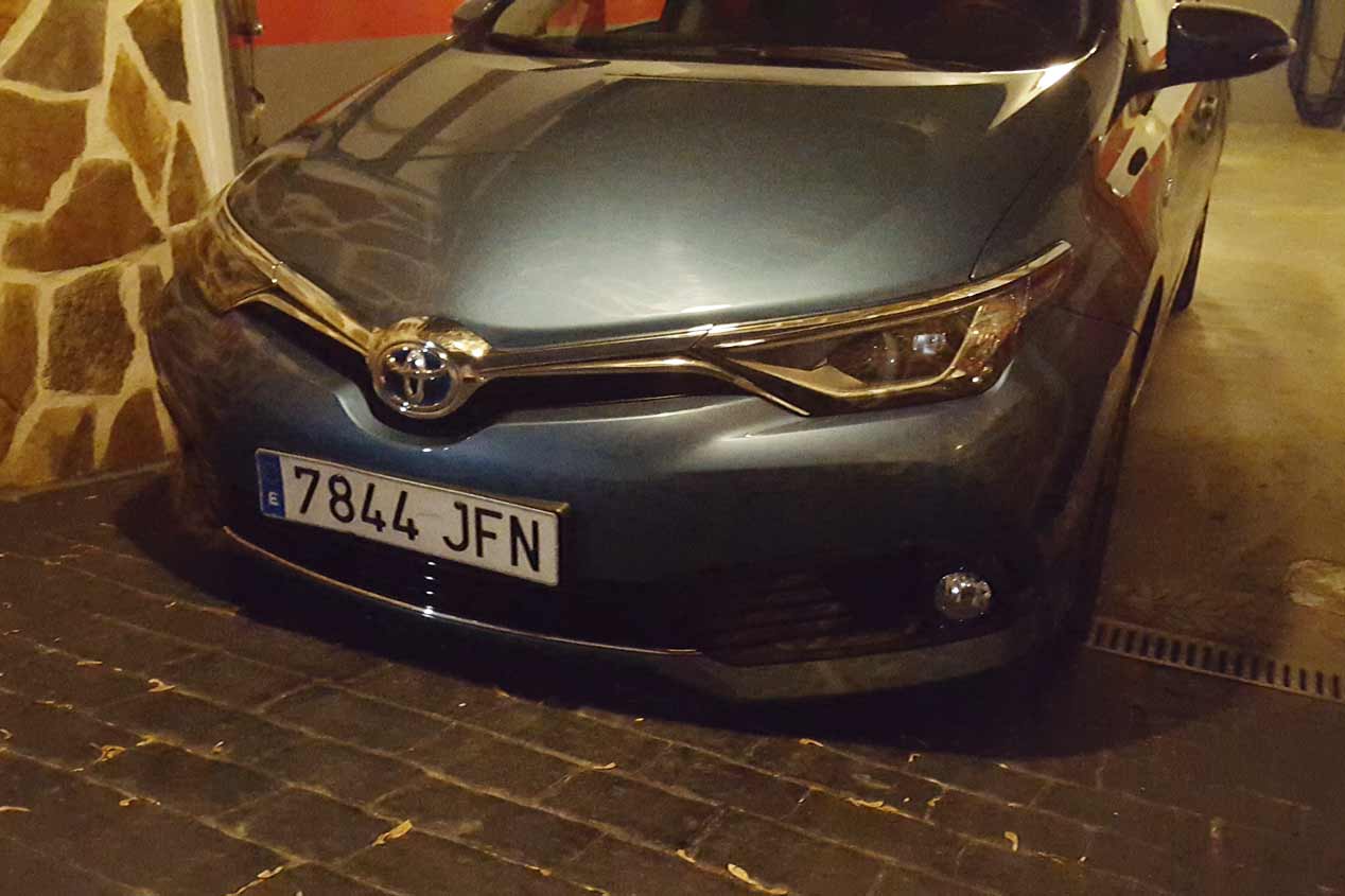 Toyota Auris Hybrid, acostúmbrate a pensar en verde