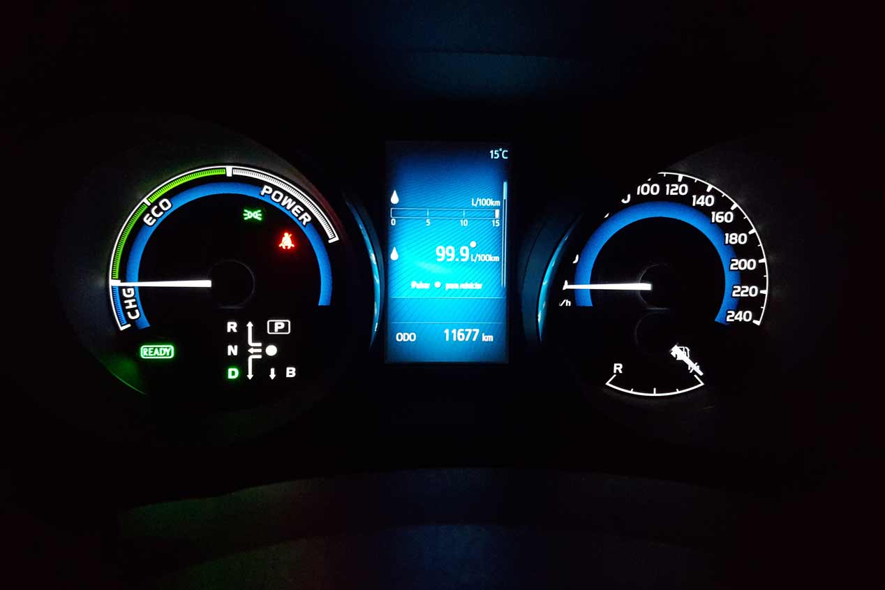 Toyota Auris Hybrid, acostúmbrate a pensar en verde