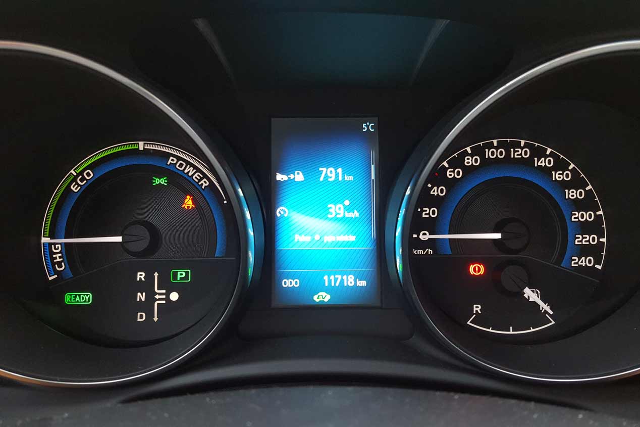 Toyota Auris Hybrid, acostúmbrate a pensar en verde